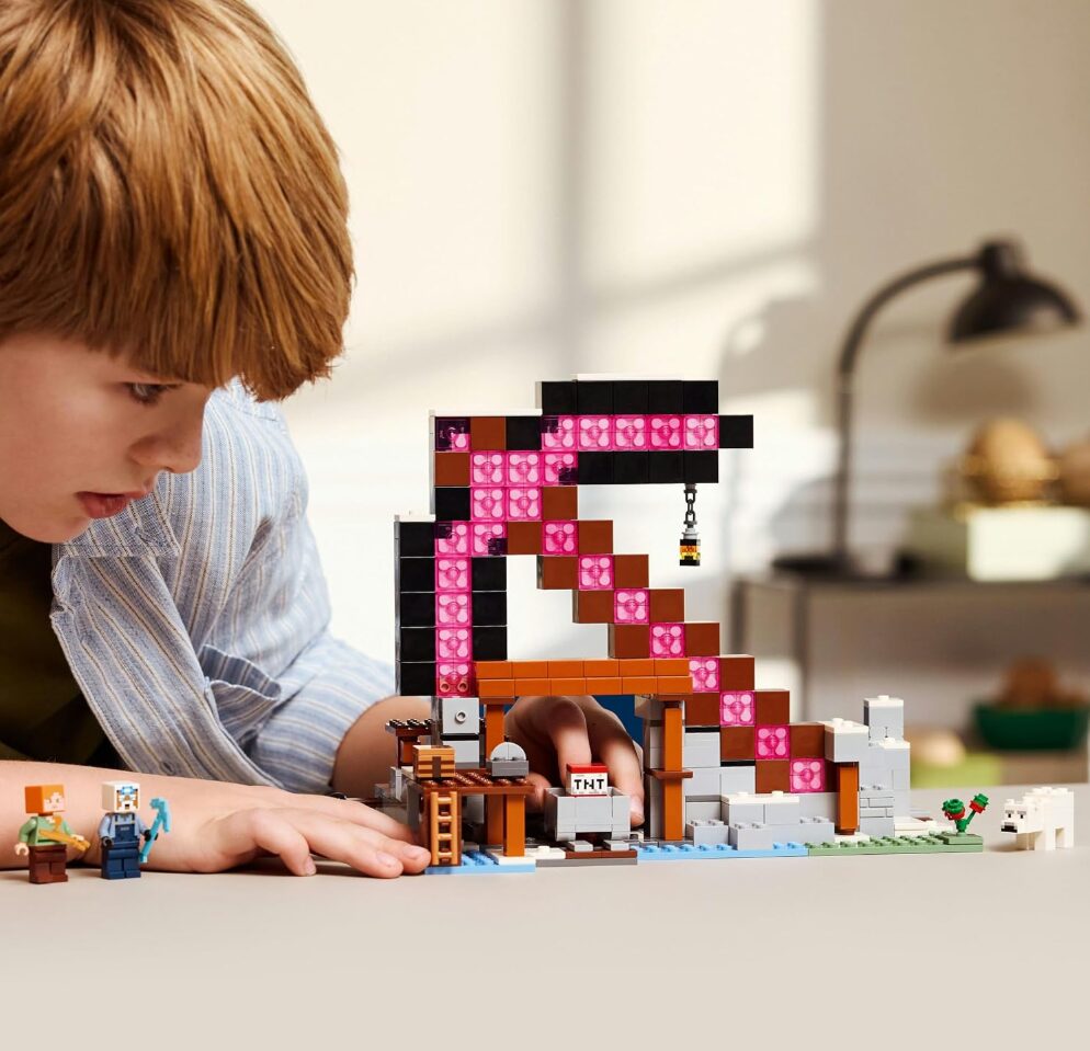レゴ マインクラフト ツルハシ鉱山(21277)登場!きっと親子で楽しめる!